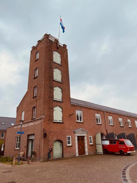 De Oude Brandweerkazerne 4 Persoons 2 Kamer Appartement Kaatsheuvel Luaran gambar